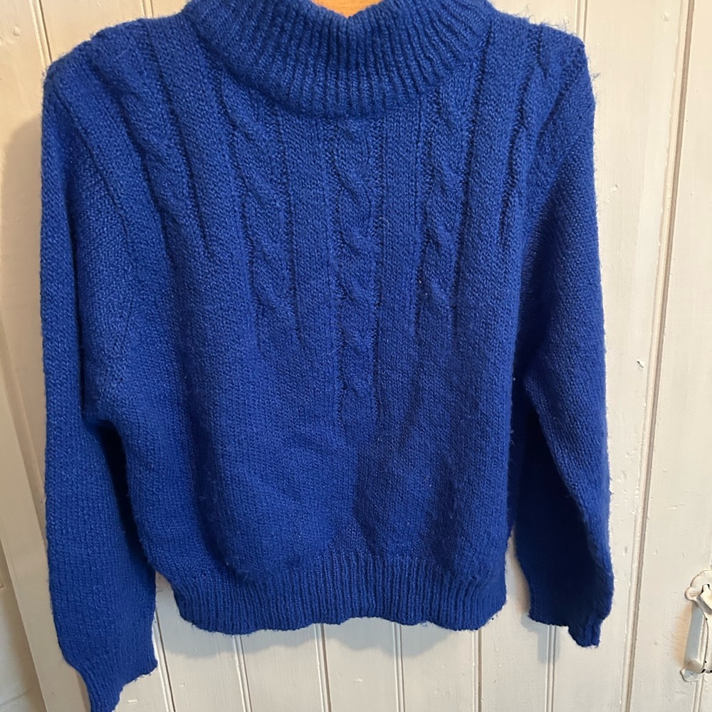 (3/$20) Vintage hunt club large Blue Cable Knit pullover Sweater